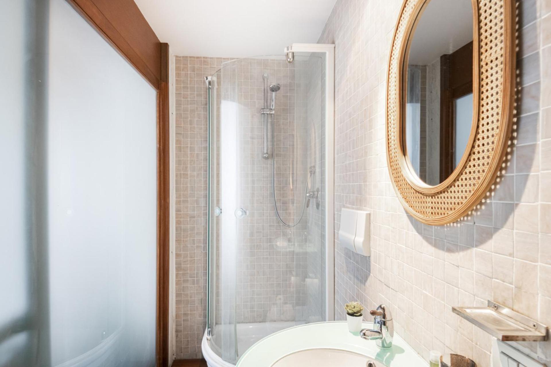 Easylife - Elegante In Moscova Milan
